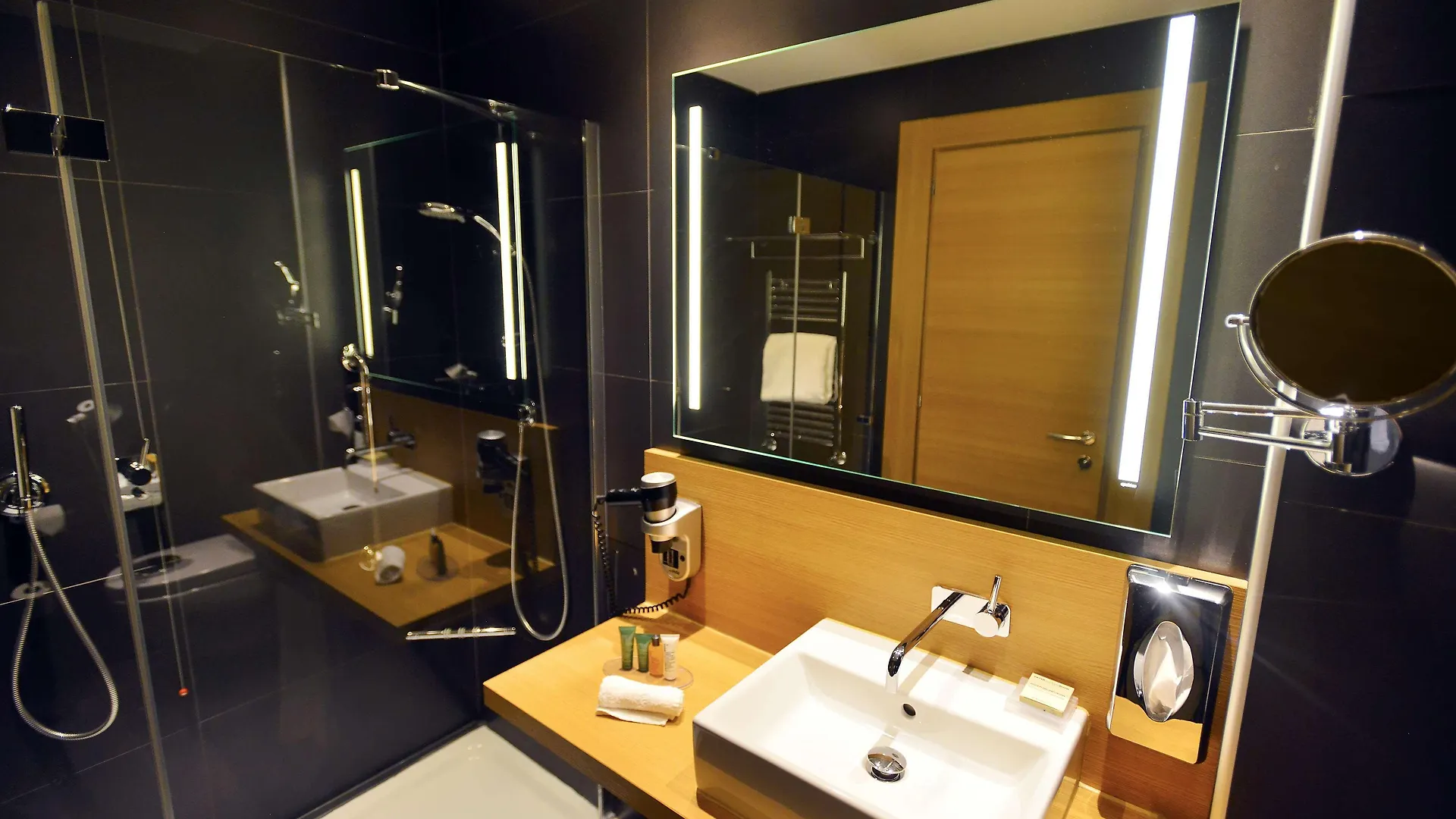 Hilton Garden Inn Milan North 4*,  Italy